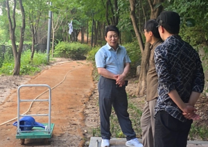 서울시 강북구의회 노윤상 의원, 삼각산동 시설녹지 및 마루쉼터 현장 방문