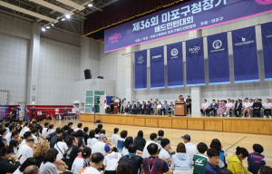공은 차고 셔틀콕은 날고… 마포의 주말은 스포츠 열기로 가득