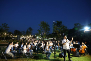 구로구 안양천서 2025 모두가 하나되는 `어울림 정원 빛축제` 개막