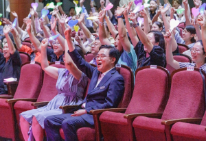 행정통 진교훈 강서구청장, 소통왕 말자 할매 만났다