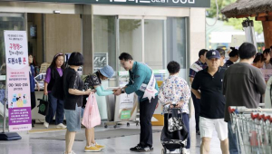 저녁‧주말에도 누볐다…도봉구, 전철역‧대형마트서 현장 민원상담