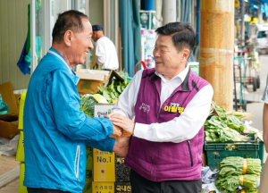 이필형 동대문구청장, 추석 맞아 전통시장 현장 방문