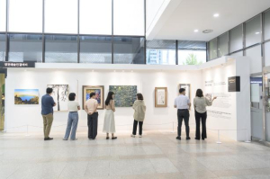 딱딱한 관공서? NO! 회화 전시부터 미디어아트까지...양천구청 1층 열린 문화 공간으로 탈바꿈