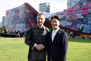 서울시의회 이민석 의원, 토마스 헤더윅 총감독과 서울도시건축비엔날레 개막 최종 점검