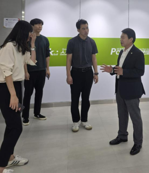 강북구의회 노윤상 의원, 실내 파크골프장 시범 운영 첫날 현장 방문