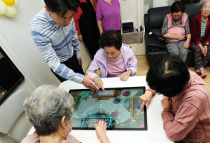 건강도, 여가도 스마트한데, 누가 디지털 취약계층이래? 노원구, IoT 기술 접목한 맞춤형 `스마트 경로당` 개소