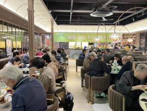 서초구, 저소득 어르신과 따뜻한 한 끼 나누는 `짜장 나눔 DAY` 개최