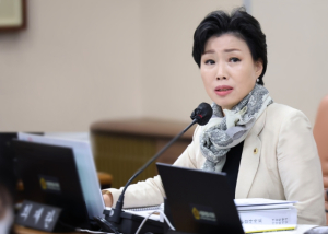 서울시의회 최재란 의원, `되찾은 노동 권리, 국회 법안 통과 환영`