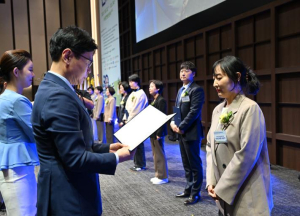 강남구 청담도서관, 전국 우수도서관 선정...문체부 장관상 수상