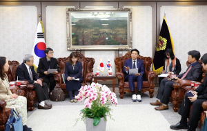 서울시의회 김길영 도시계획균형위원장, 요코하마 시의회 방문단 환영 및 환담나눠