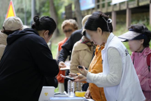 ˝걷고 나니 혈당이 내려갔다˝ 강남구, 양재천 건강 페스티벌서 효과 입증