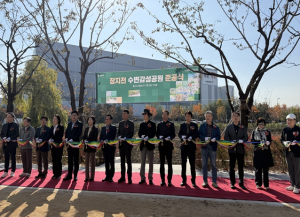 실외기 장벽 뚫고 가든파이브와 하천 연결…장지천 수변활력거점 개장