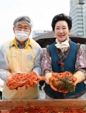 김용일 서울시의원, 가락시장 김장나눔 시민대축제 참석