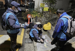 성북구, 야간 특별단속으로 상습 무단투기 근절 총력