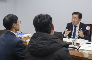 [행정사무감사 지적] 서대문구의회 이동화 의원, `신촌 기차역 동측 광장 공영주차장 폐쇄, 행정대응 미흡 지적`