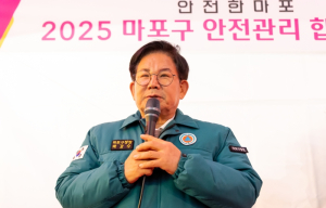 박강수 마포구청장, 연말 인파 대비 현장 점검…“연말연시에도 안전엔 과잉이 없다”