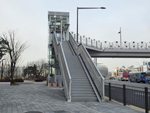 구로구, 고척교 앞 보도육교 승강기 전면 교체 완료