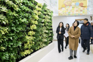 강동구, `국내 1호` 장애인종합복지관에 `녹색 쉼터` 입혔다…실내외 정원으로 새단장