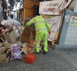 상가지역 24시간 깨끗…동작구, 저녁시간 청소전담반 운영