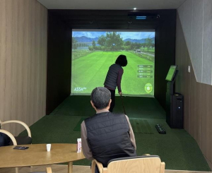 ˝여의도에 실내 파크골프장 등장˝ 영등포구, 200평 규모 `여의도 브라이튼 스포츠 라운지` 개관