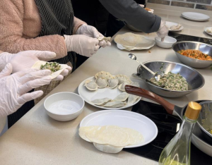 성북구1인가구지원센터, 설 앞두고 1인가구 대상 `복 떡국 데이` 진행