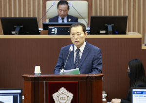 서울시 서대문구의회 윤유현 의원, 목욕탕·무료 급식·체육시설까지 어르신 복합센터 제안