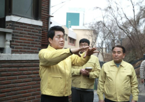설 연휴에도 관악구 `안전 이상무` 옹벽 등 취약 시설물 특별 점검 완료