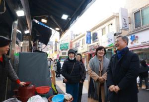 구로구, 설 명절 앞두고 전통시장·골목상권 현장 방문