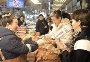 김길성 중구청장, 전통시장 안전·물가 집중 점검 `상인들과 현장 소통`