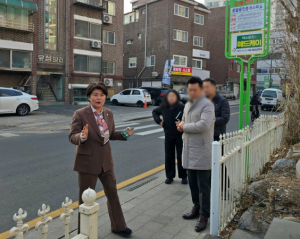 강북구의회 김명희의장, 번2동 오현로31길 일대 버스정류장 민원 현장 점검