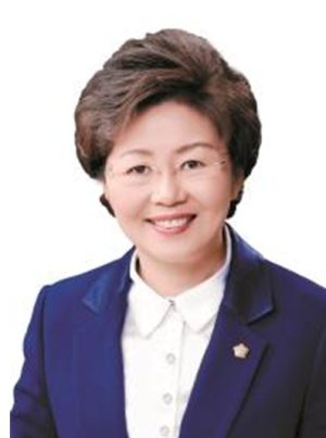 왕정순 서울특별시의원, 서울시의회 의원연구단체 서울시 민선 8기 공약 평가 연구 최종보고회 참석