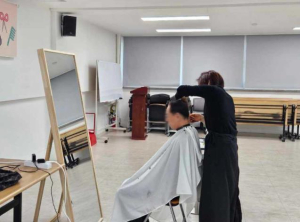 송파구 ˝머리 다듬으며 안부도 살펴요˝