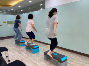 걷기만으로 부족한 중년 여성 건강, 강동구가 맞춤형 운동으로 돕는다