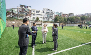 용산구, 주민 개방형 학교 인조잔디 운동장 조성