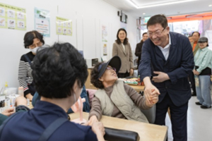 광진구, 생활편의부터 정서돌봄까지 한 번에...어르신 위한 ‘천천히 편의점’ 운영