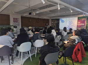 ˝이 나이에 그림책을?˝ 서울 중구, `시니어 북스타트`로 5060 독서 문화 이끈다