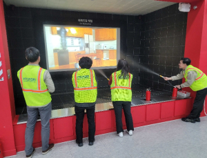 가상현실(VR)로 배우는 안전…강동구, 중대재해 `제로(Zero)`에 도전