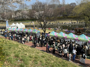 서초구, 양재아트살롱 문전성시 속 `도심 핫플`된 양재천