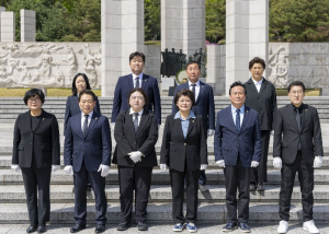 강북구의회, 제66주년 4·19혁명 기념 국립묘지 참배