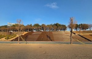 구로구, 안양천에 ‘계단형 제방 휴게공간’ 조성