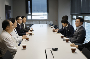 진교훈 강서구청장, 중동전쟁 여파에 의료소모품 수급 상황 점검