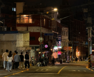 용산구, 경리단길 일대 솔라표지병 설치로 야간 보행환경 개선
