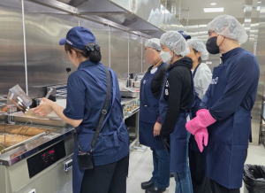 직접 만들고, 맛보고, 상담까지⋯강동50플러스센터, 외식업 체험형 창업설명회 성료