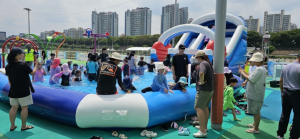 깨끗하고 안전한 여름 피서지 광진구 ‘중랑천 물놀이장’ 23일 개장