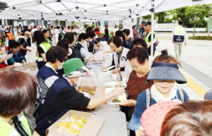 한국자유총연맹 금천구지부, 6·25 사진전·전쟁 음식 체험 행사 성료