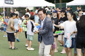 강서구 ‘축구장이 물놀이터로’ 강서 그린 빛 페스타 대성황