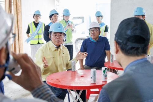 진교훈 강서구청장, 폭염 속 공사장 방문... 온열질환 예방대책 점검