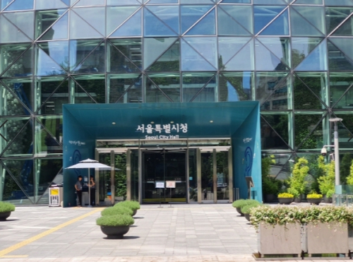 서울 전역에 첫 폭염중대경보… 서울시, 도심열기 식히고 취약시민 살피는데 총력대응