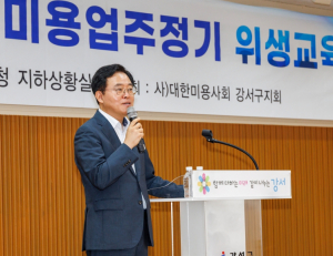 ˝염색하고 왔습니다˝ 미용업주 만난 진교훈 강서구청장