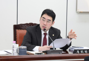 고영찬 금천구의원, ˝단속 의지 없는 주차관리과, 존폐 고민해야˝… 벚꽃로 불법주정차 방관 질타